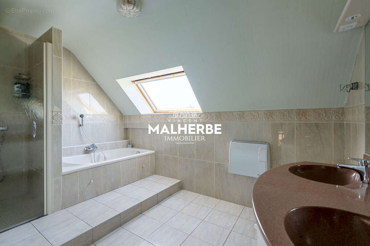 Maison à LAY-SAINT-CHRISTOPHE