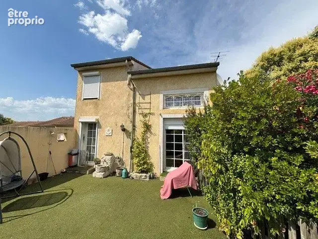 Maison à MONTELIMAR
