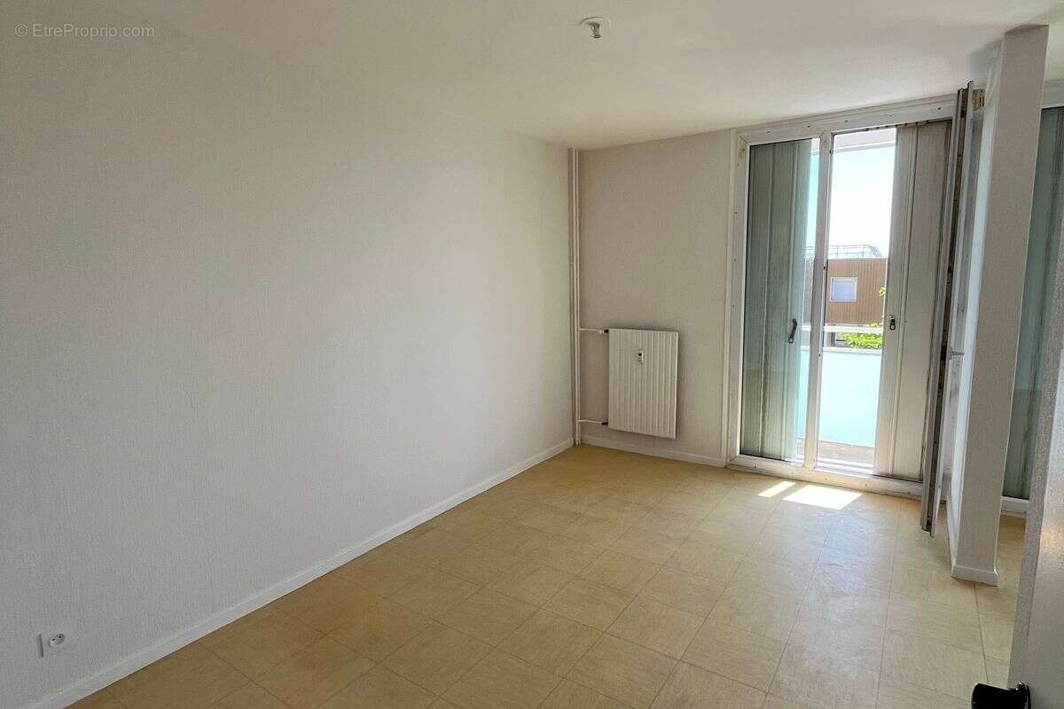 Appartement à PORT-DE-BOUC