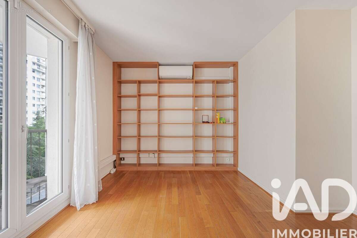 Photo 7 - Appartement à COURBEVOIE