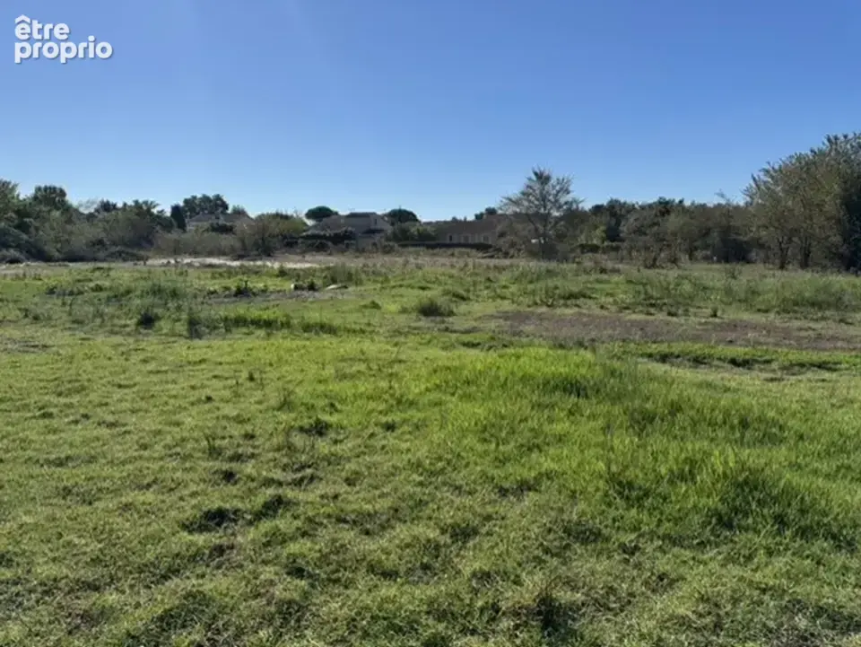 Terrain 520 m² à Morieres-Les-Avignon · 153 000 €