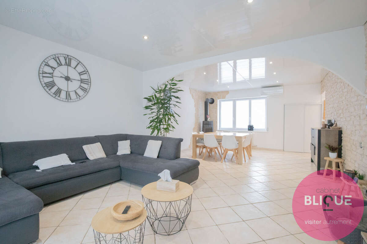 Maison à THEZEY-SAINT-MARTIN