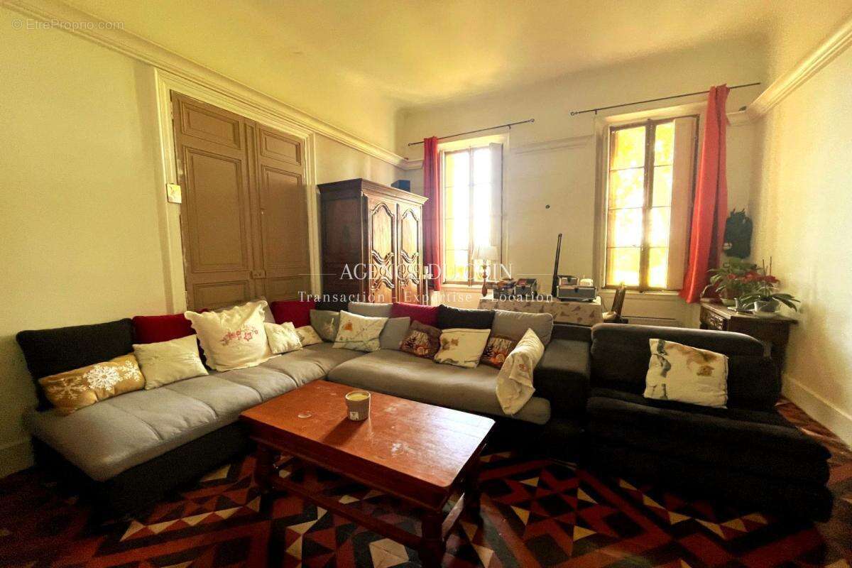 Maison à LE MUY