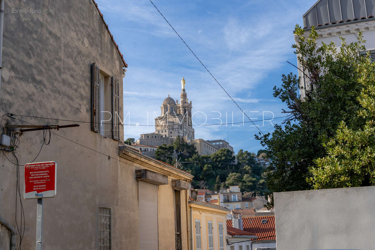Appartement à MARSEILLE-6E