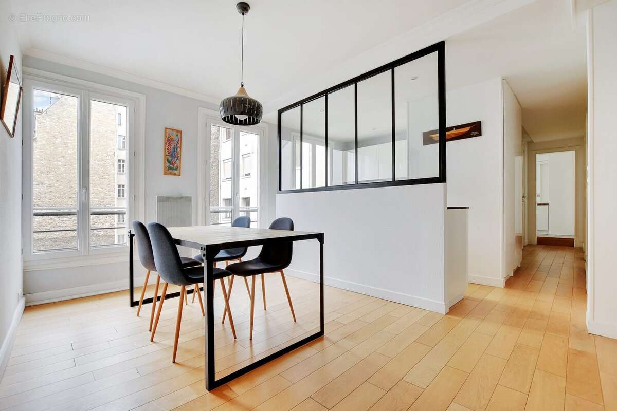 Appartement à NEUILLY-SUR-SEINE