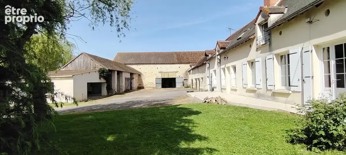 Maison à DANGE-SAINT-ROMAIN