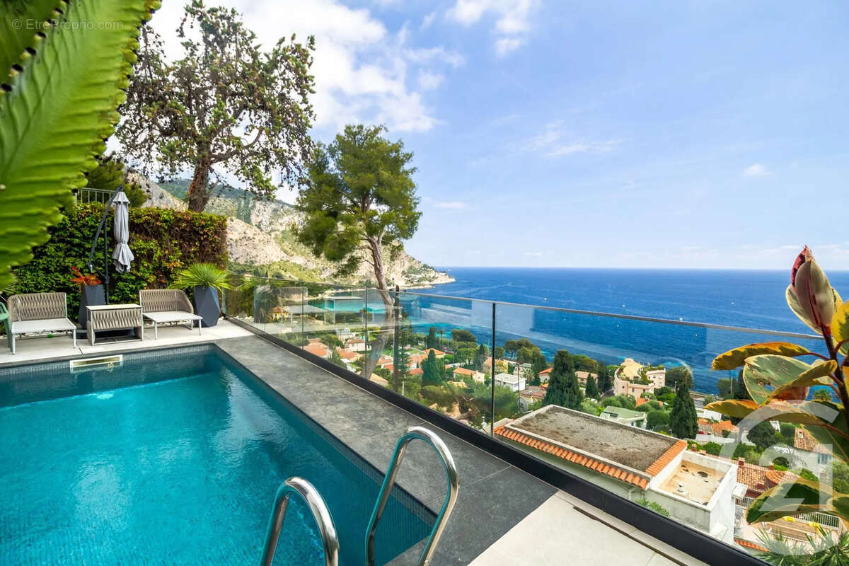 Maison à EZE