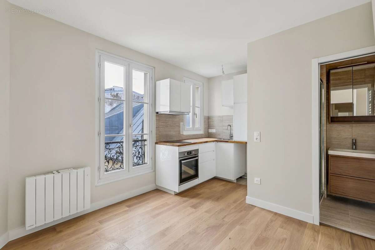 Appartement à PARIS-18E