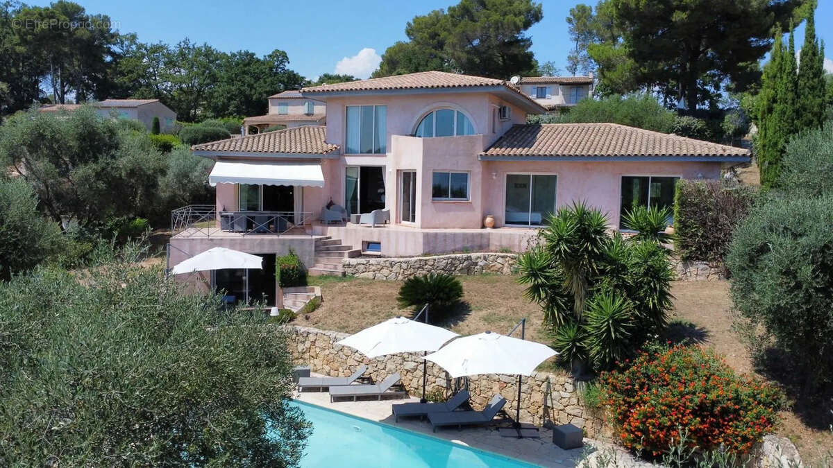 Maison à VALBONNE