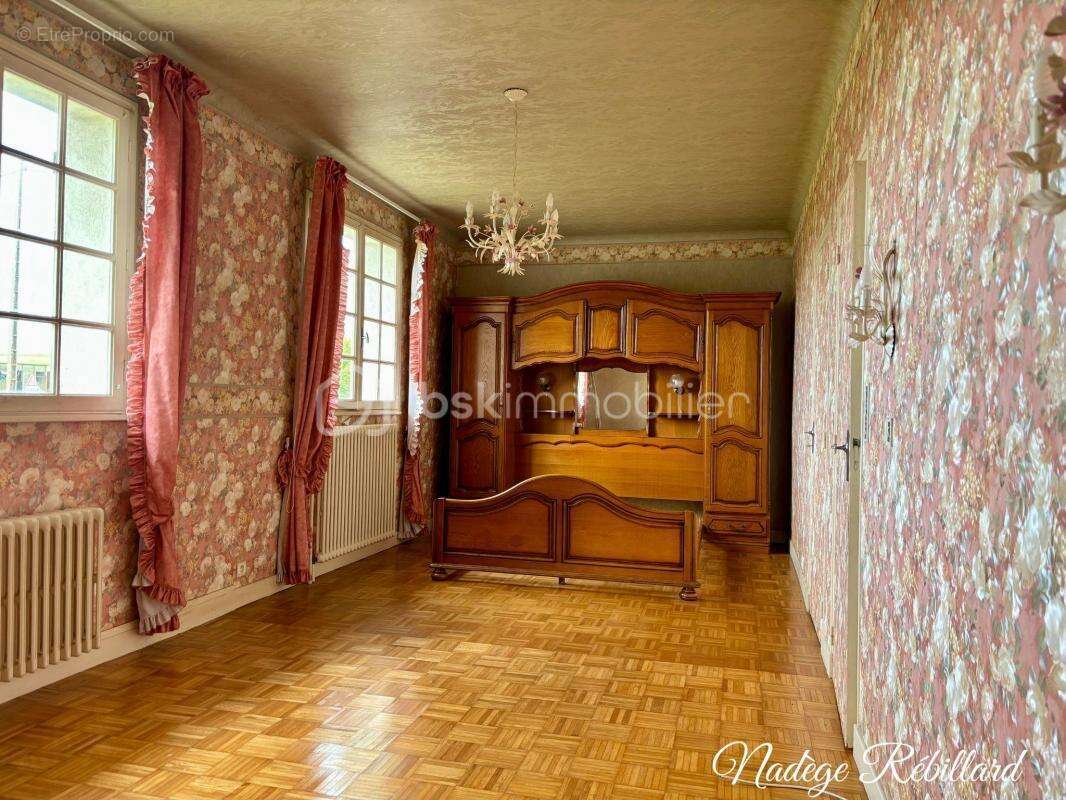 Maison à POUY-SUR-VANNES