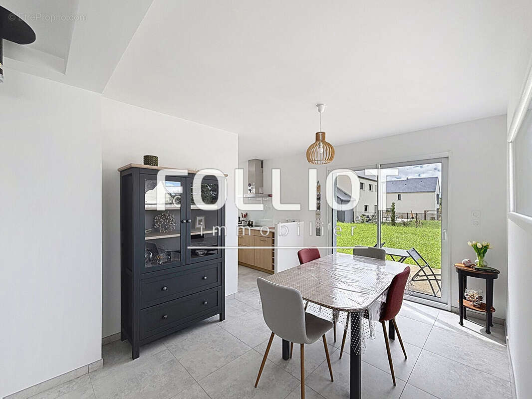 Maison à MONTMARTIN-SUR-MER