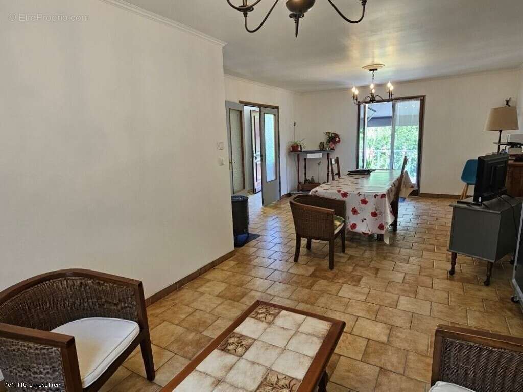 Pavillon sur Sous-Sol Situé dans un Endroit Magnifique Prés du Clain - photo 6