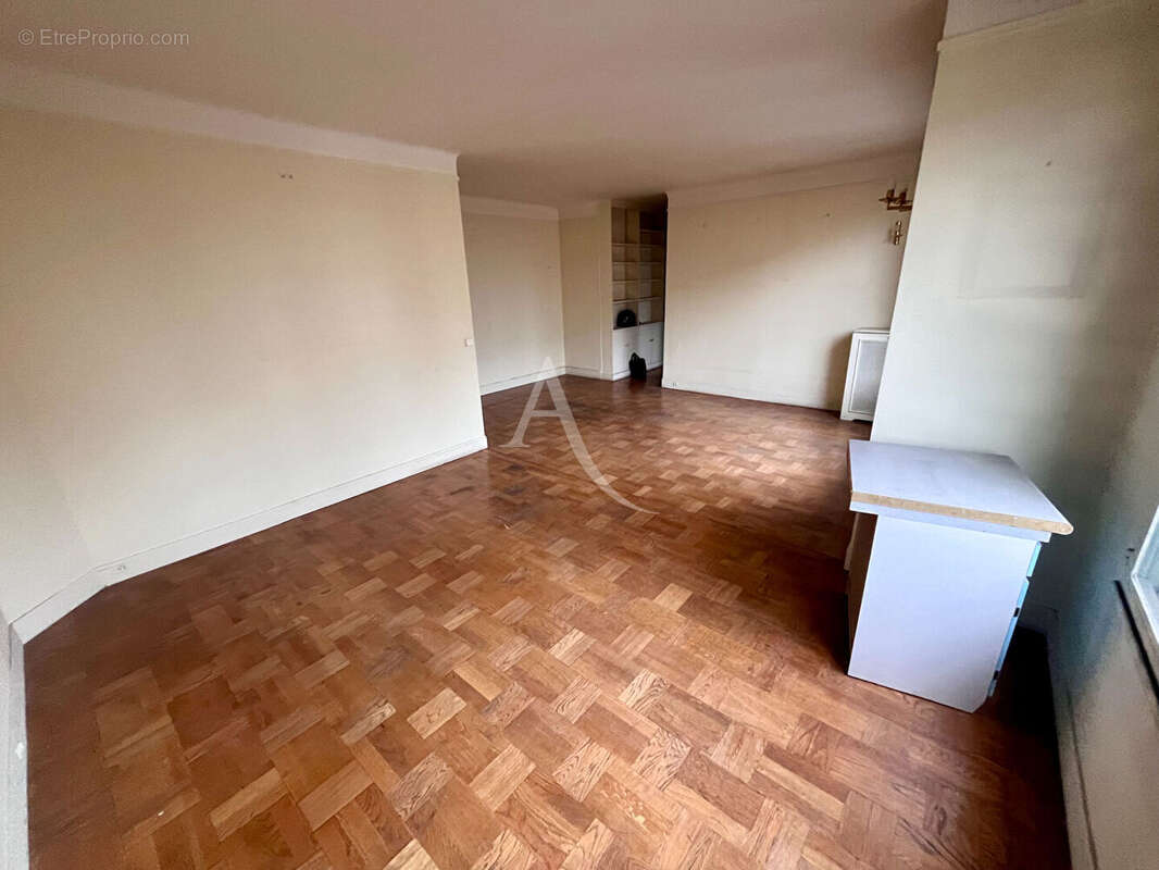 Appartement à ISSY-LES-MOULINEAUX