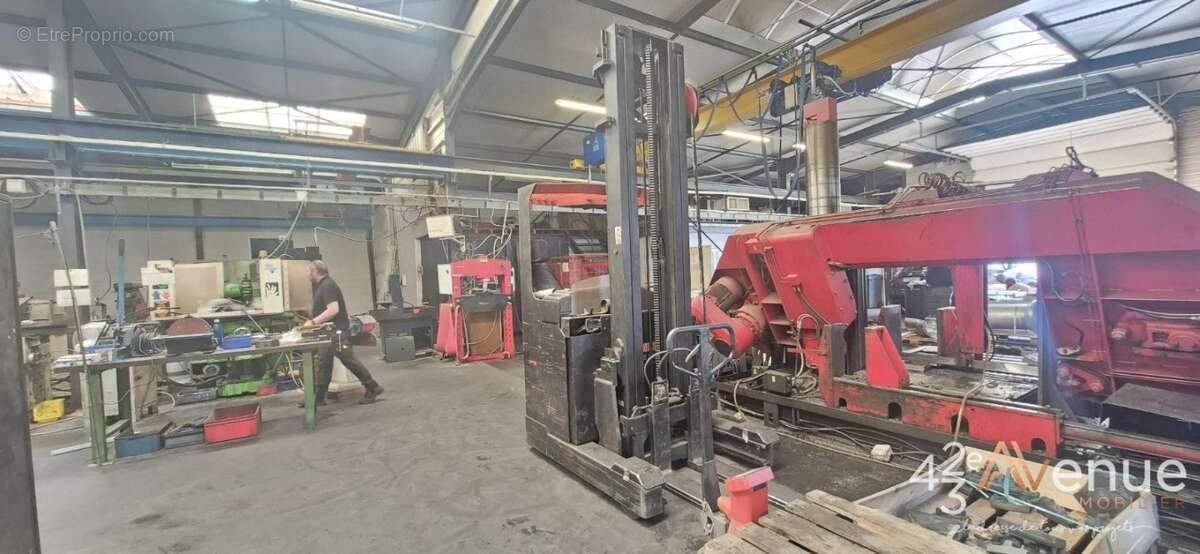 Commerce à FRAISSES