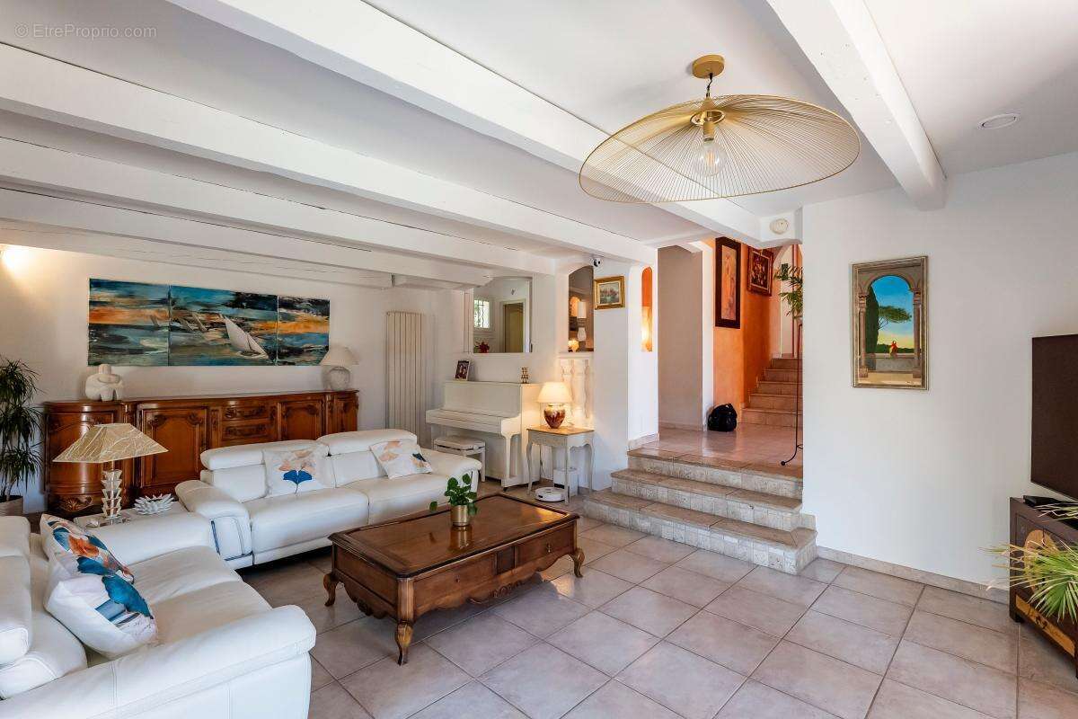 Maison à LE CASTELLET