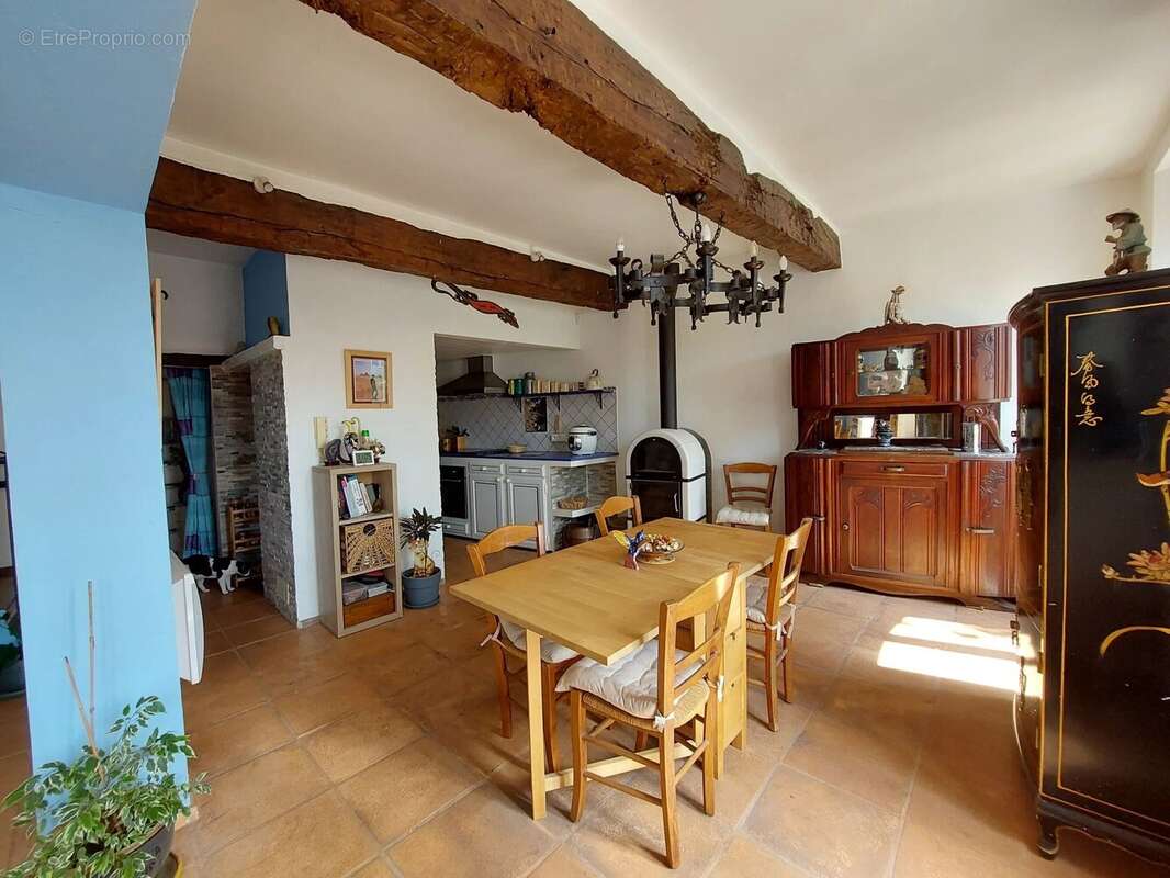 Rare à la vente – Ancien presbytère entièrement rénové au cœur de Carnoules - photo 4