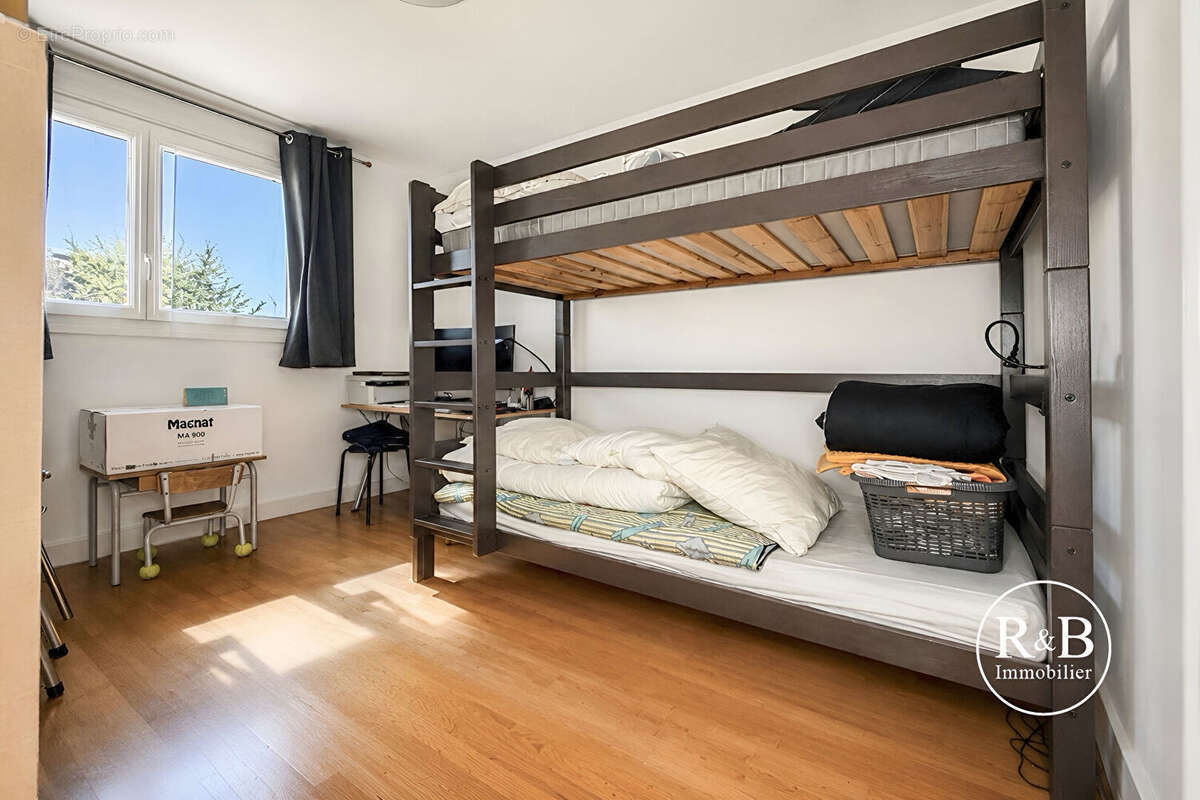 Appartement à LES CLAYES-SOUS-BOIS