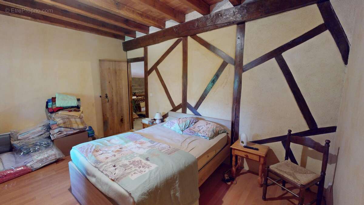 Maison à SAINT-SATUR