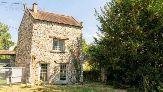 Maison à BEYNES