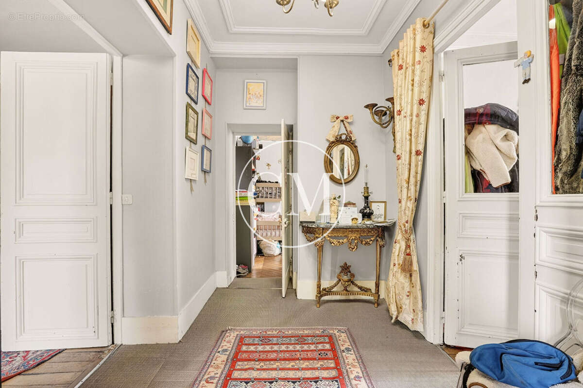 Appartement à VERSAILLES