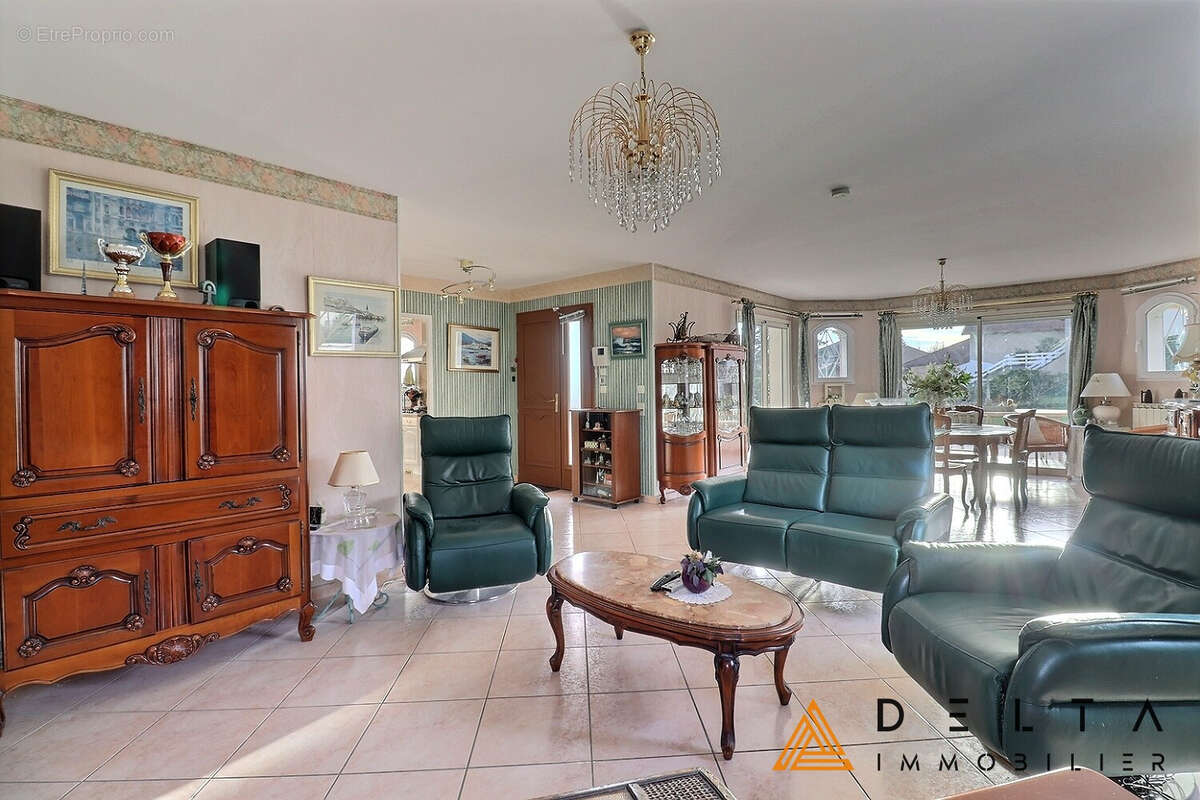 Maison à SATOLAS-ET-BONCE