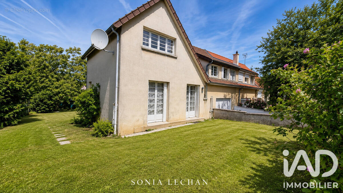 Photo 1 - Maison à DAMMARTIN-EN-GOELE