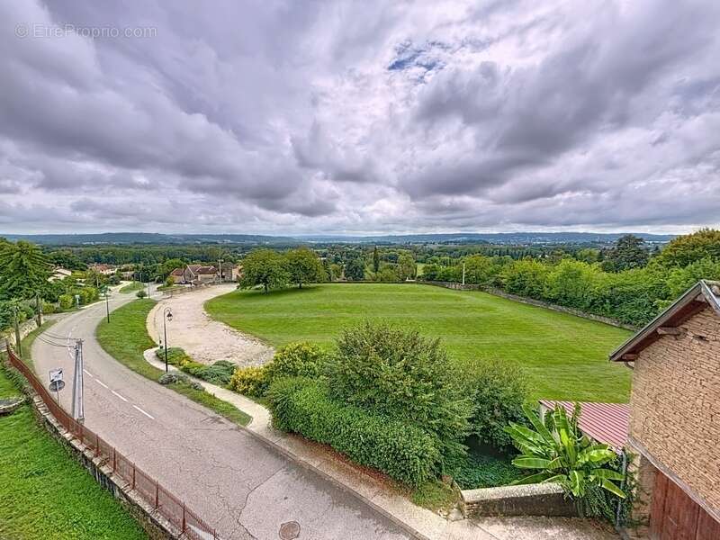 Appartement à SAINT-MARCEL-BEL-ACCUEIL
