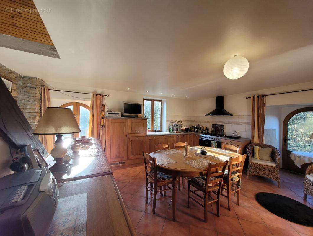 Maison à SAINT-MARTIN-DES-PRES