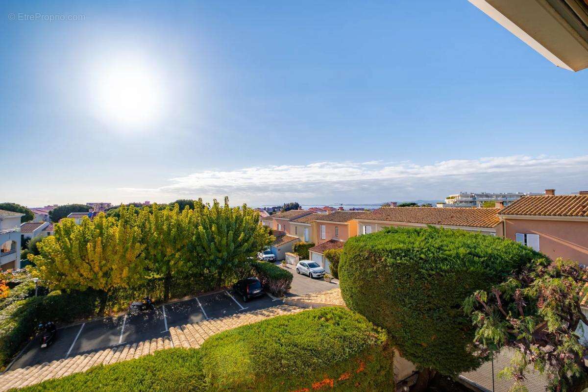 Appartement à SAINT-LAURENT-DU-VAR