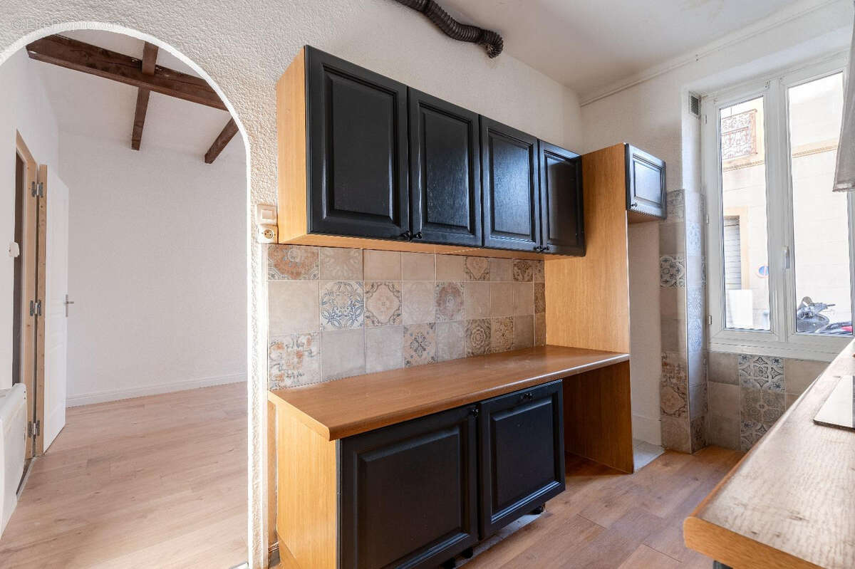 Appartement à MARSEILLE-4E