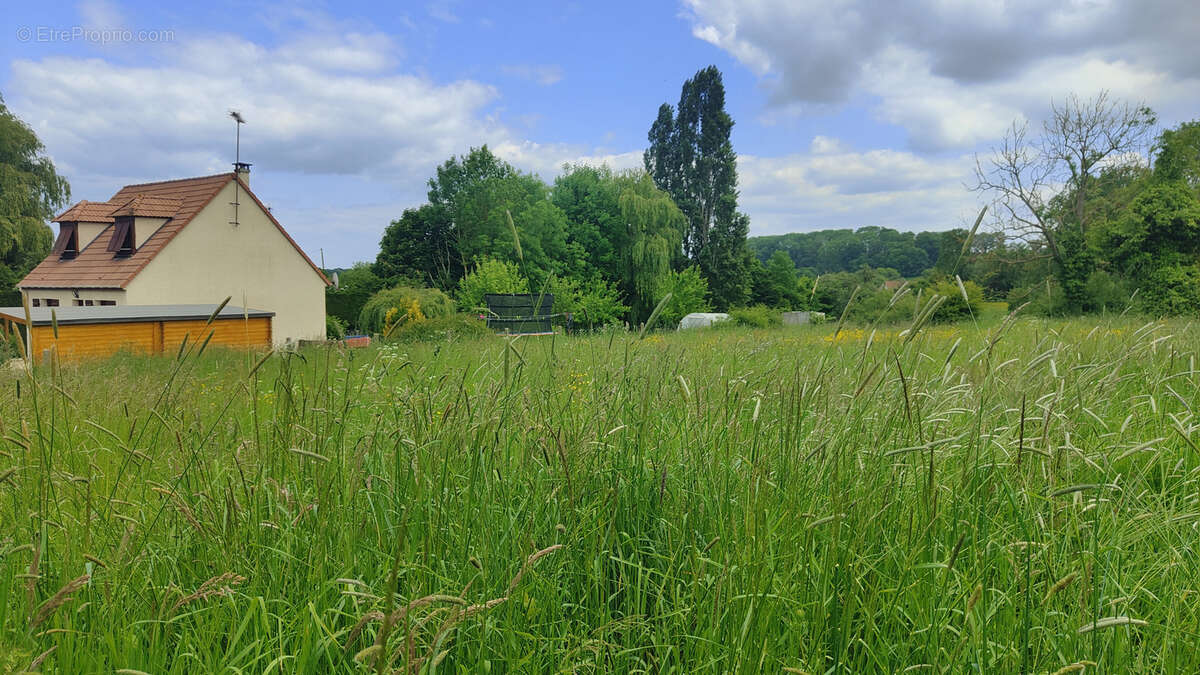 Terrain à SAINT-AUBIN-EN-BRAY