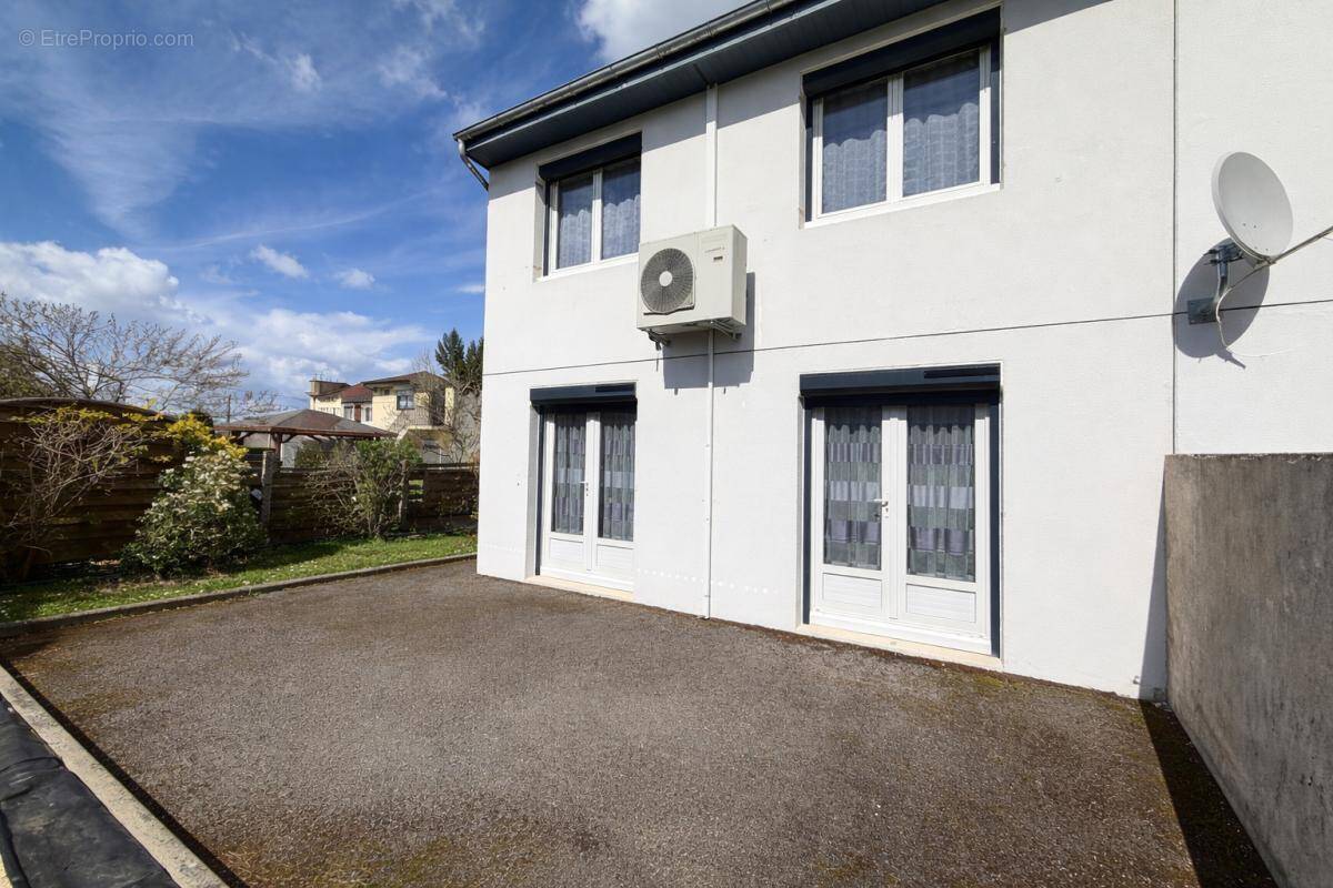 Maison à VARENNES-VAUZELLES