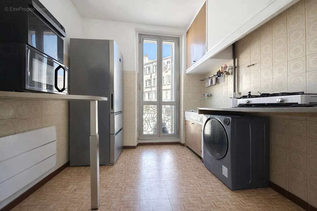 Appartement à MARSEILLE-3E