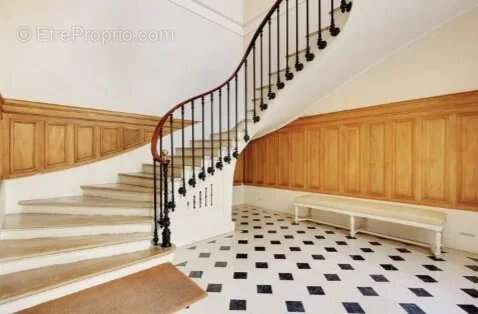 Appartement à PARIS-7E