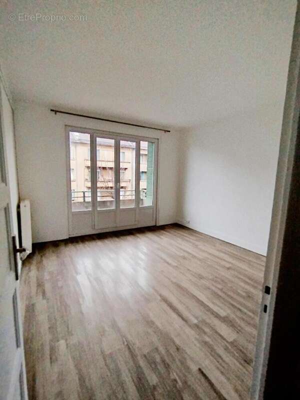   - Appartement à GIVORS