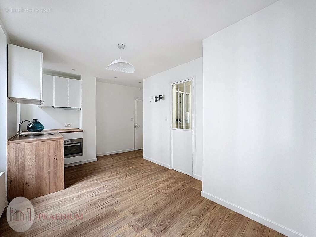 Appartement à PARIS-17E