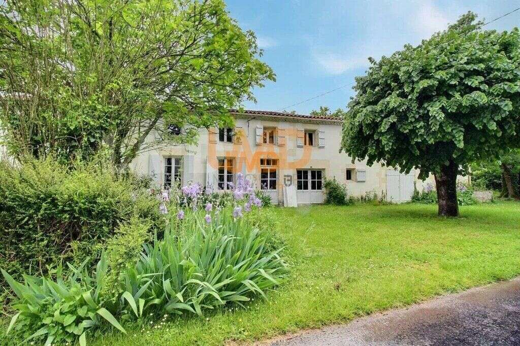 Maison à SAINT-DENIS-DU-PIN