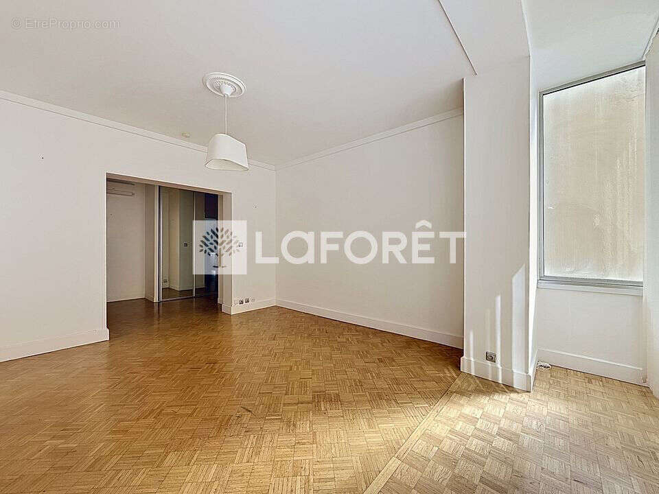 Appartement à MARSEILLE-8E