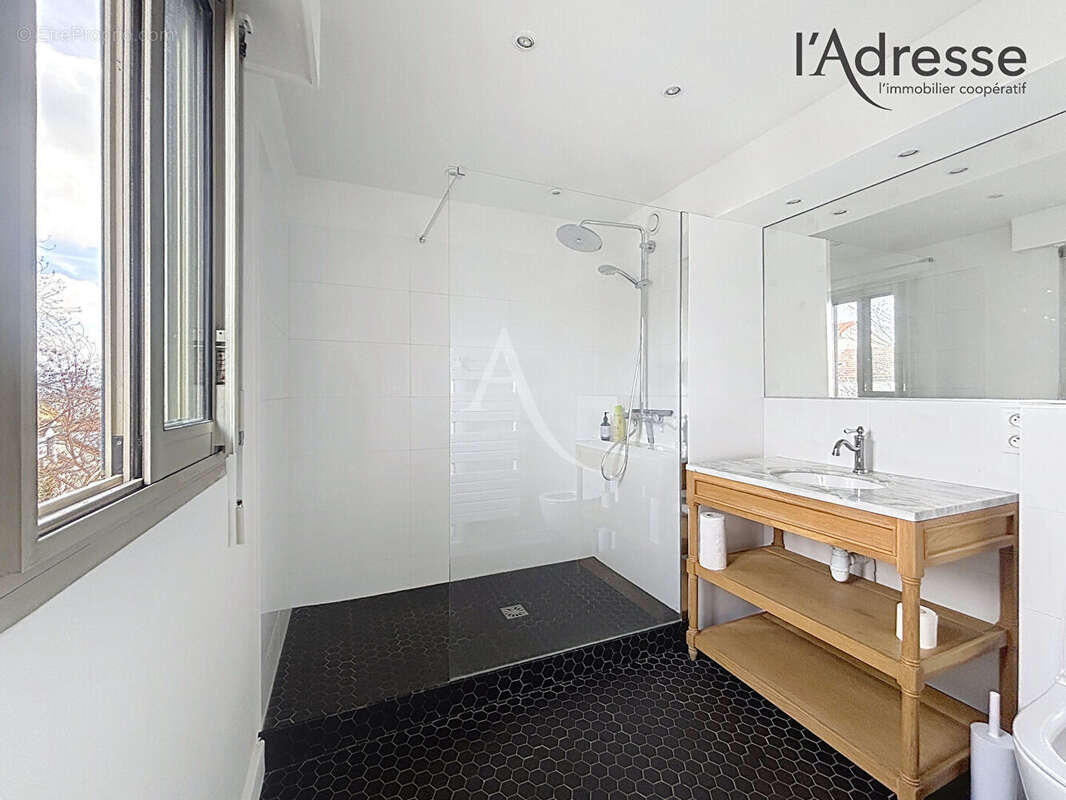 Appartement à SURESNES