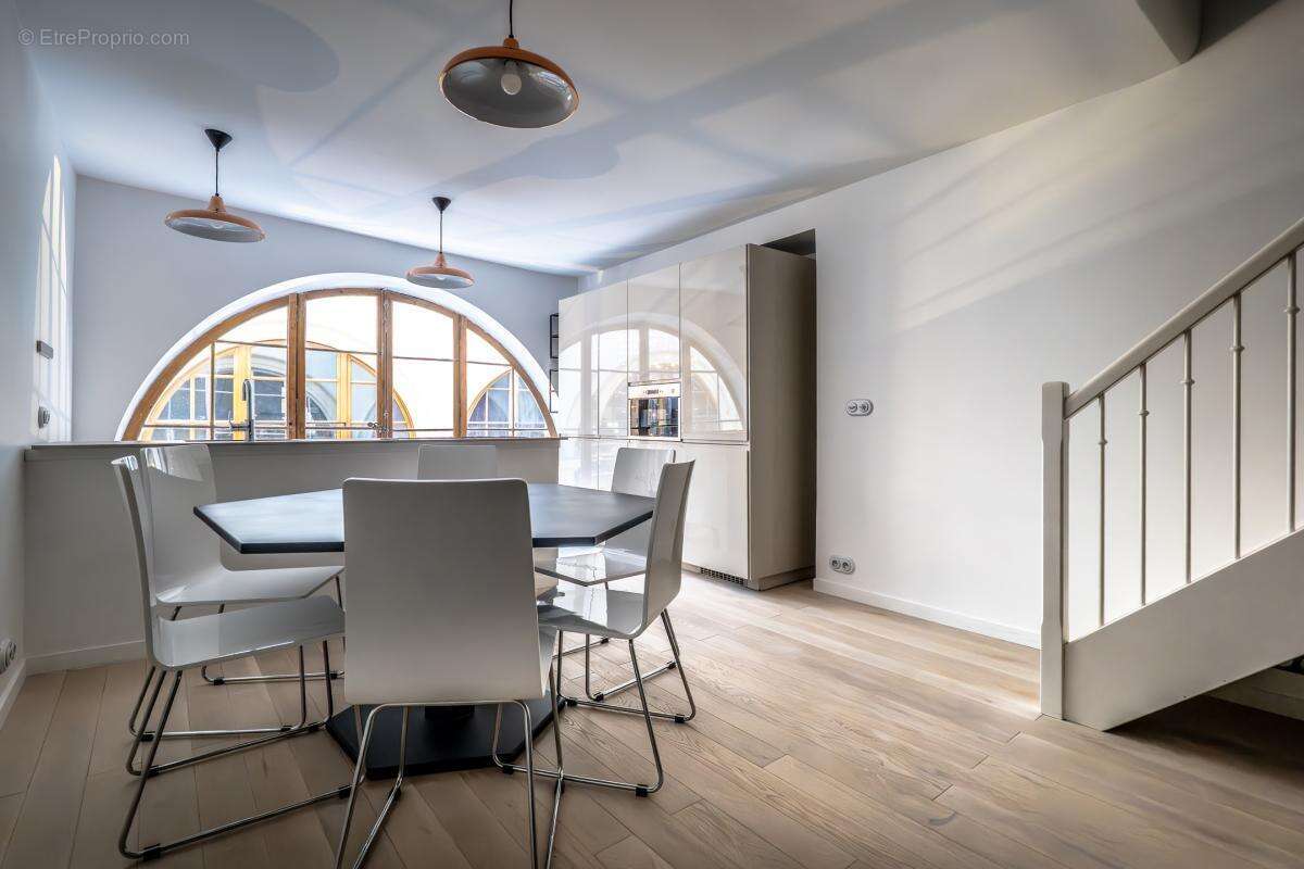 Appartement à PARIS-2E