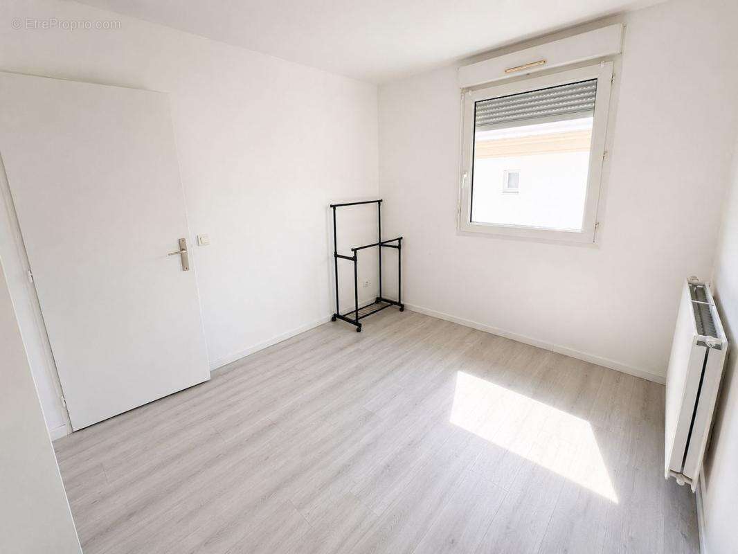 Très grand F3 - Terrasse - Centre Ville - photo 5