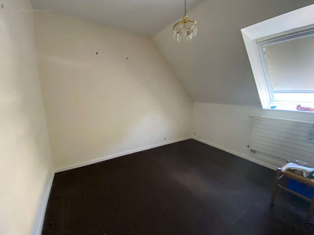 Maison à LES CLAYES-SOUS-BOIS