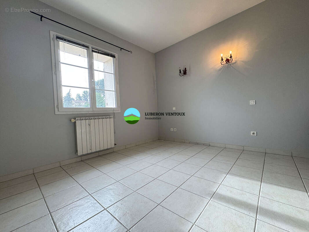 Maison à PERNES-LES-FONTAINES