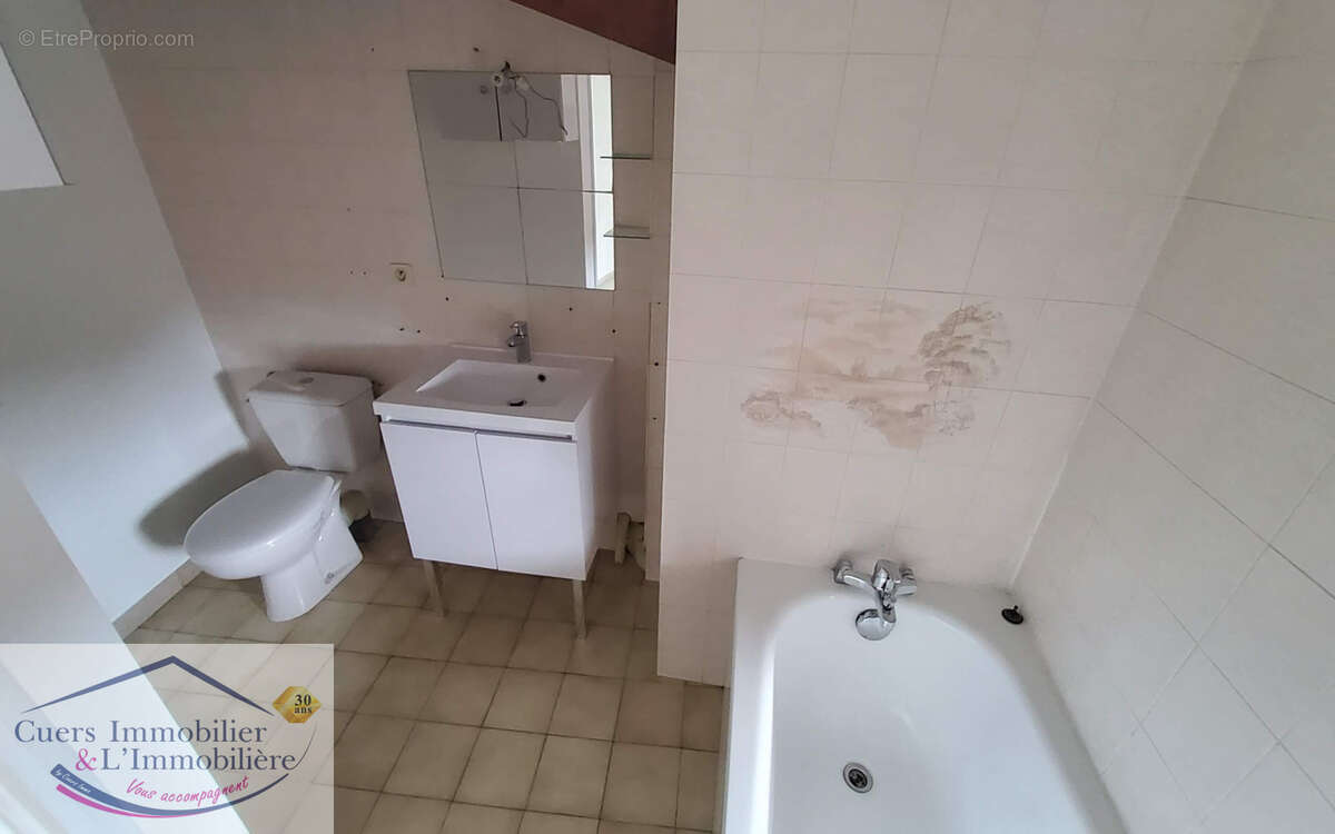 Appartement à CUERS