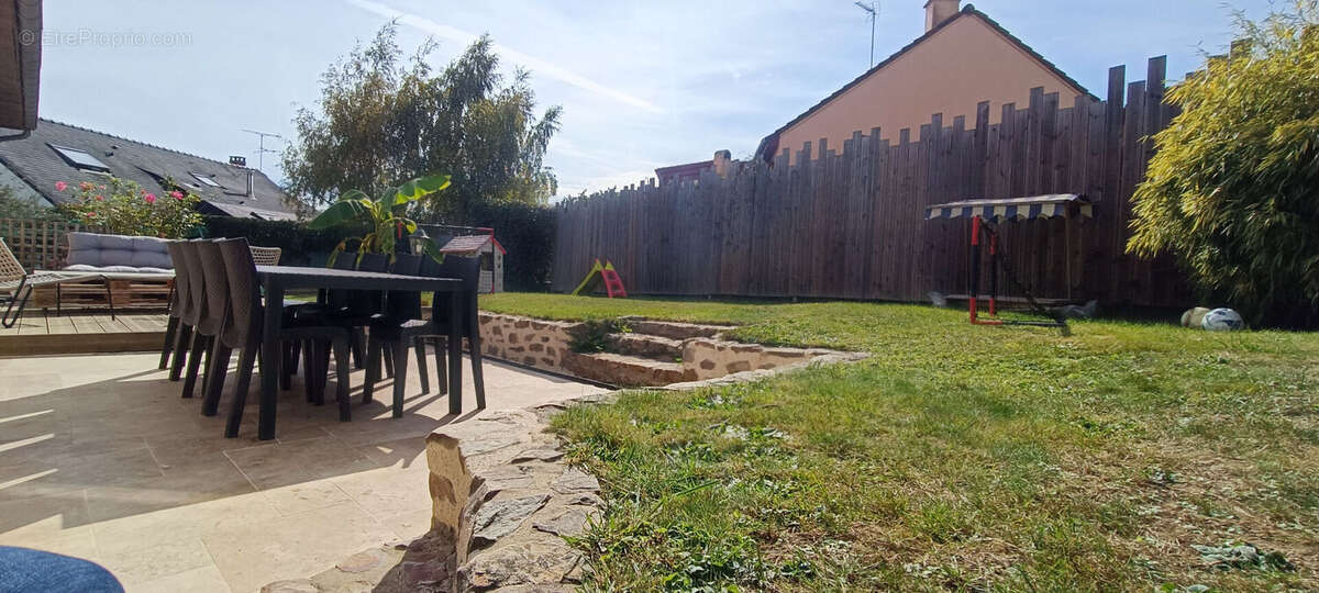 Maison à MONTIGNE-LE-BRILLANT