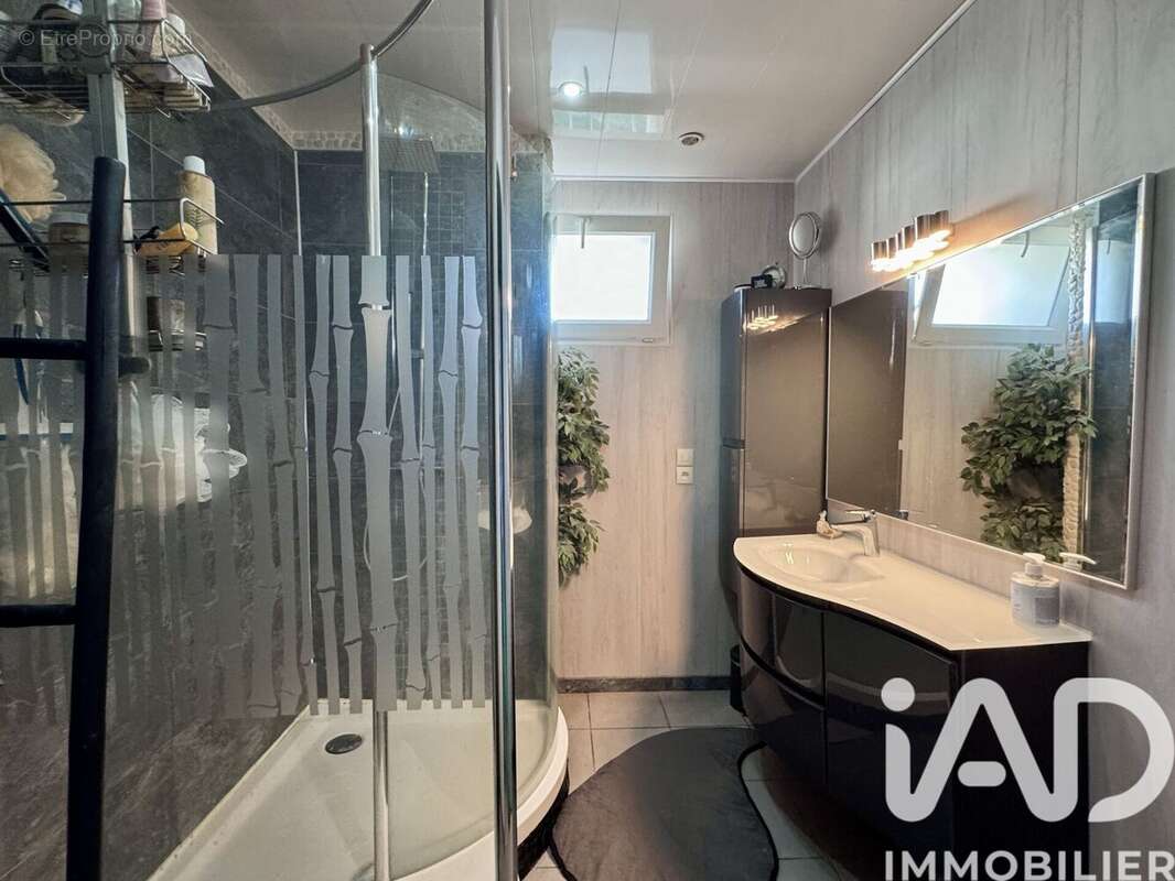 Maison 179 m² à Cadillac-En-Fronsadais  - photo 9