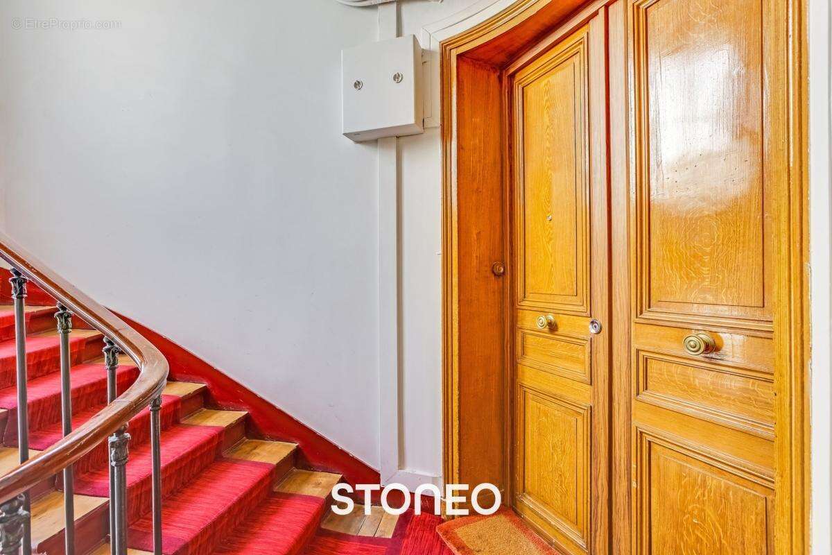 Appartement à PARIS-8E