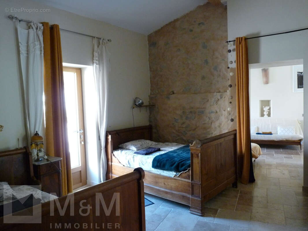 Autre à SAINT-HILAIRE