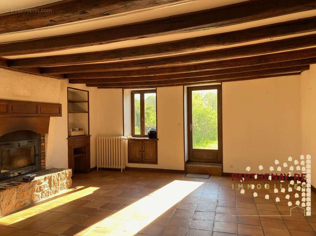 Maison à PARTHENAY