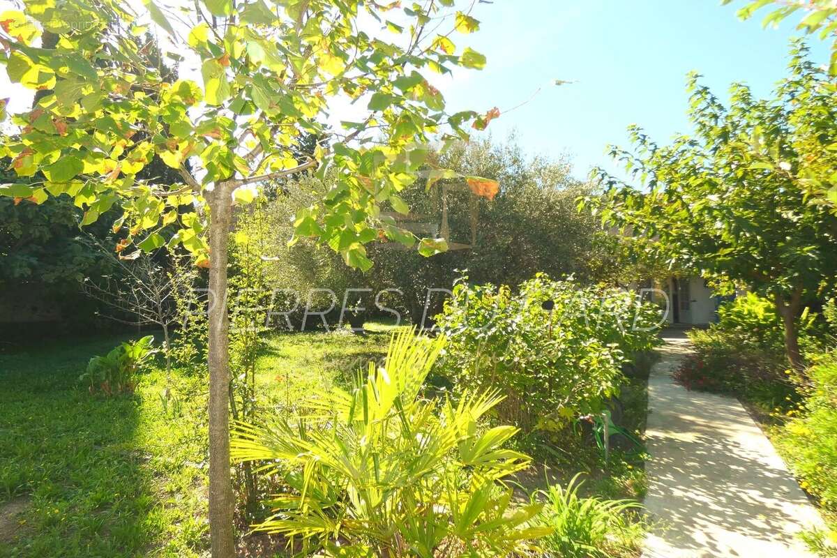 Maison à BAGNOLS-SUR-CEZE